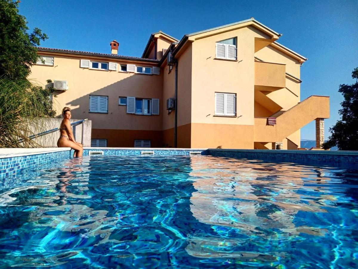 Apartmani Jaric Novi Vinodolski Esterno foto