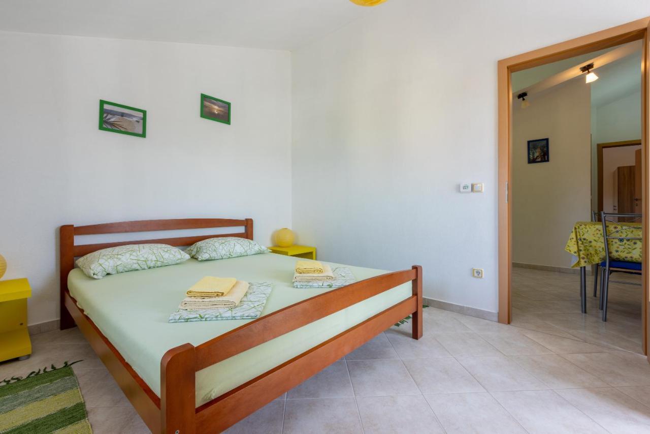 Apartmani Jaric Novi Vinodolski Esterno foto