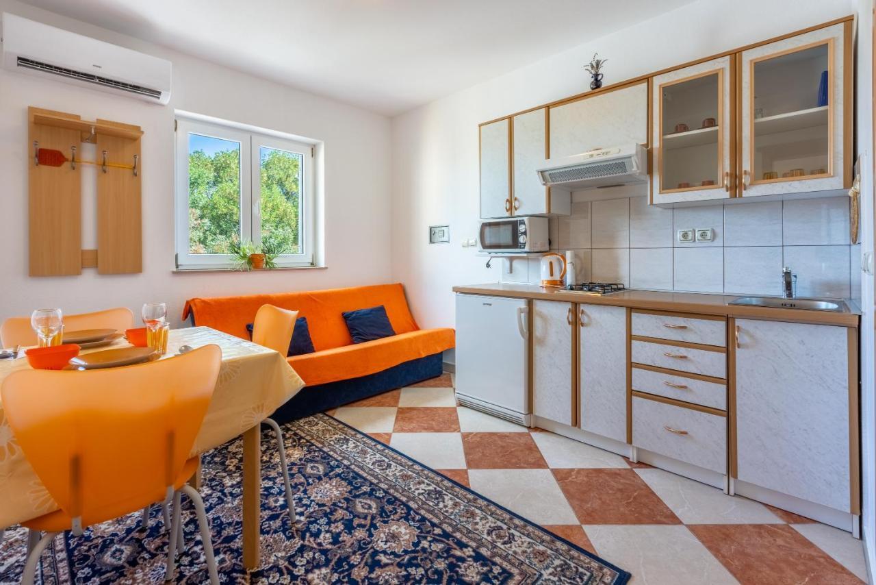 Apartmani Jaric Novi Vinodolski Esterno foto