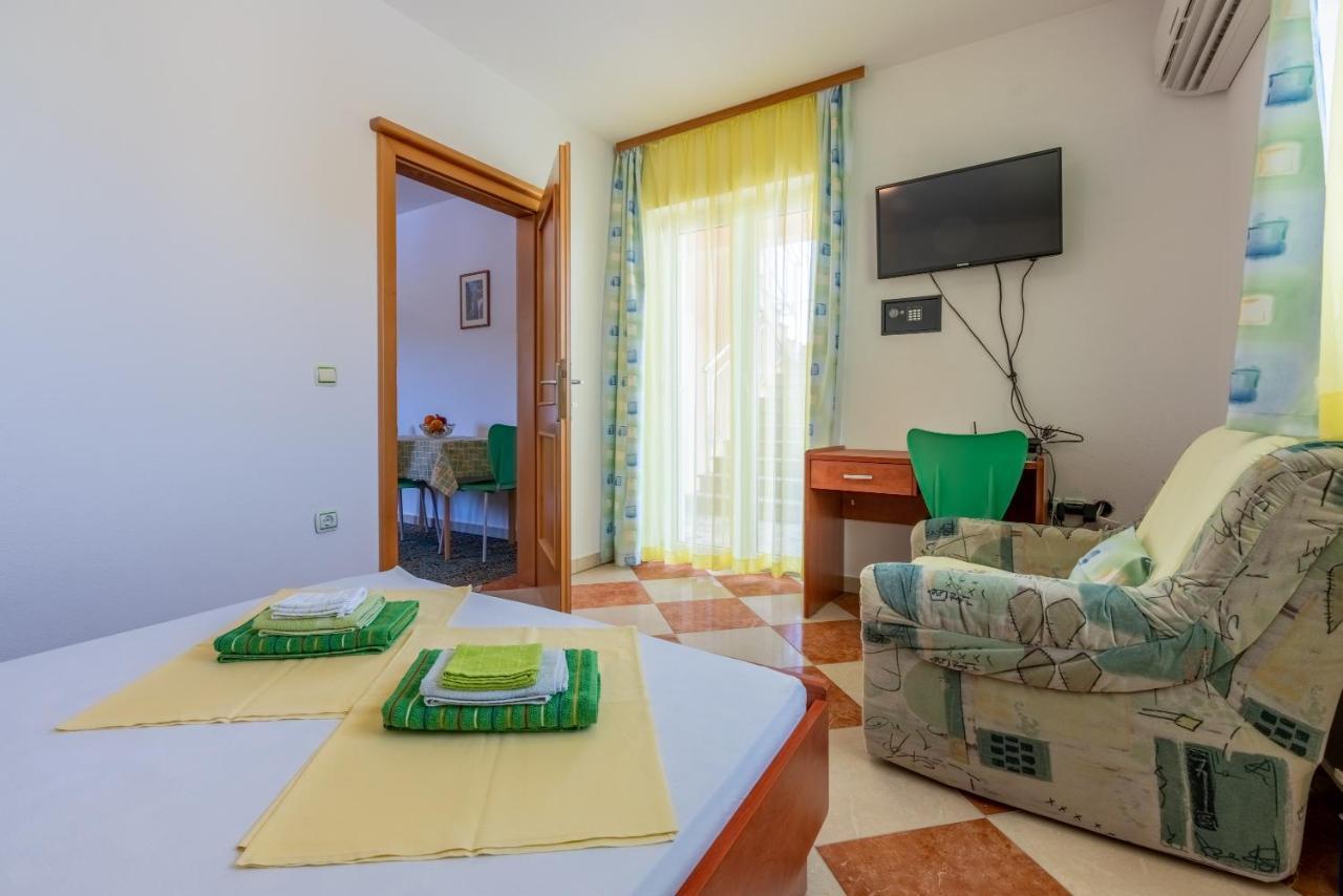Apartmani Jaric Novi Vinodolski Esterno foto