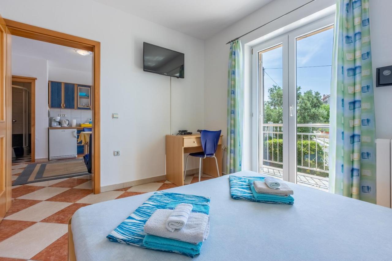 Apartmani Jaric Novi Vinodolski Esterno foto