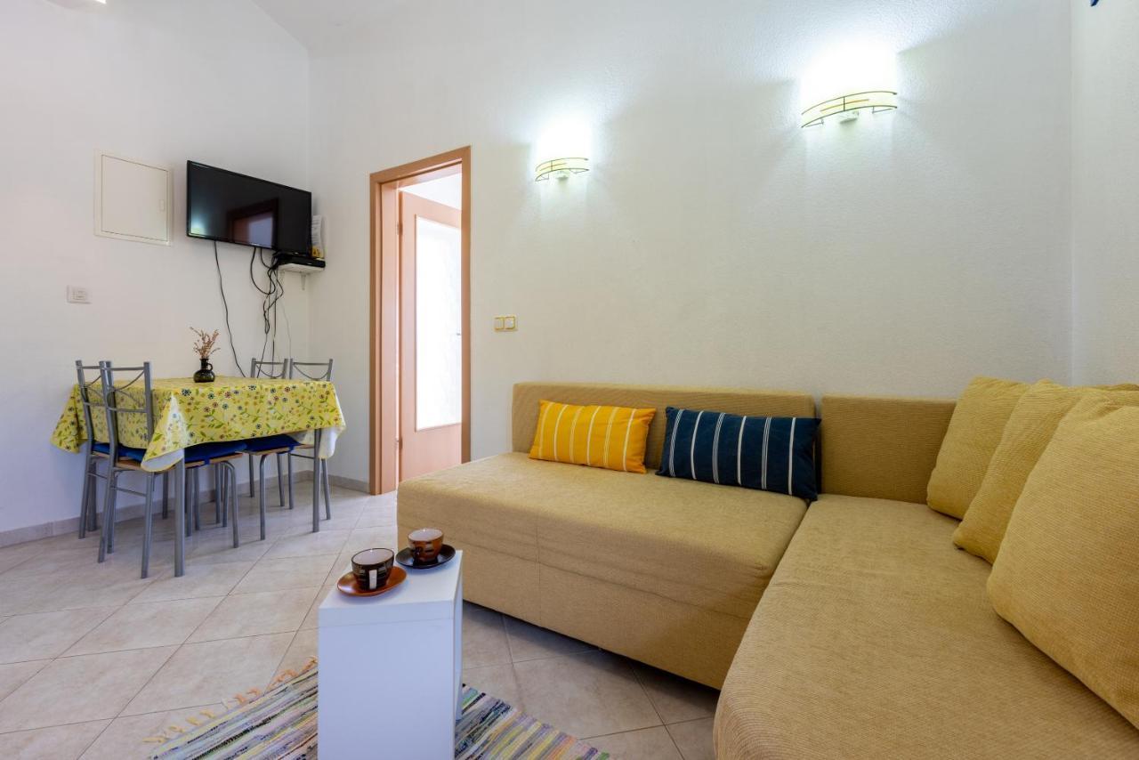 Apartmani Jaric Novi Vinodolski Esterno foto