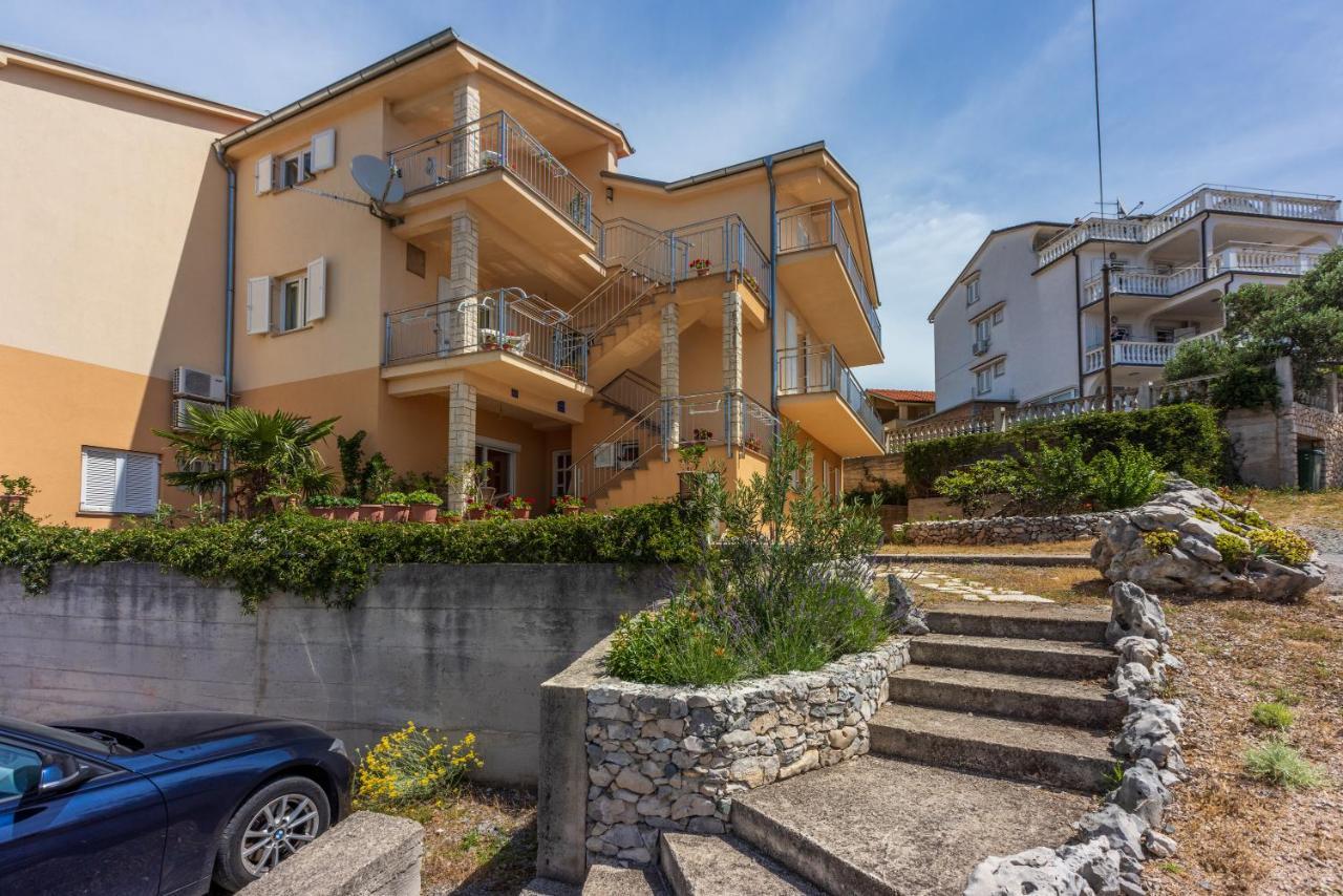 Apartmani Jaric Novi Vinodolski Esterno foto