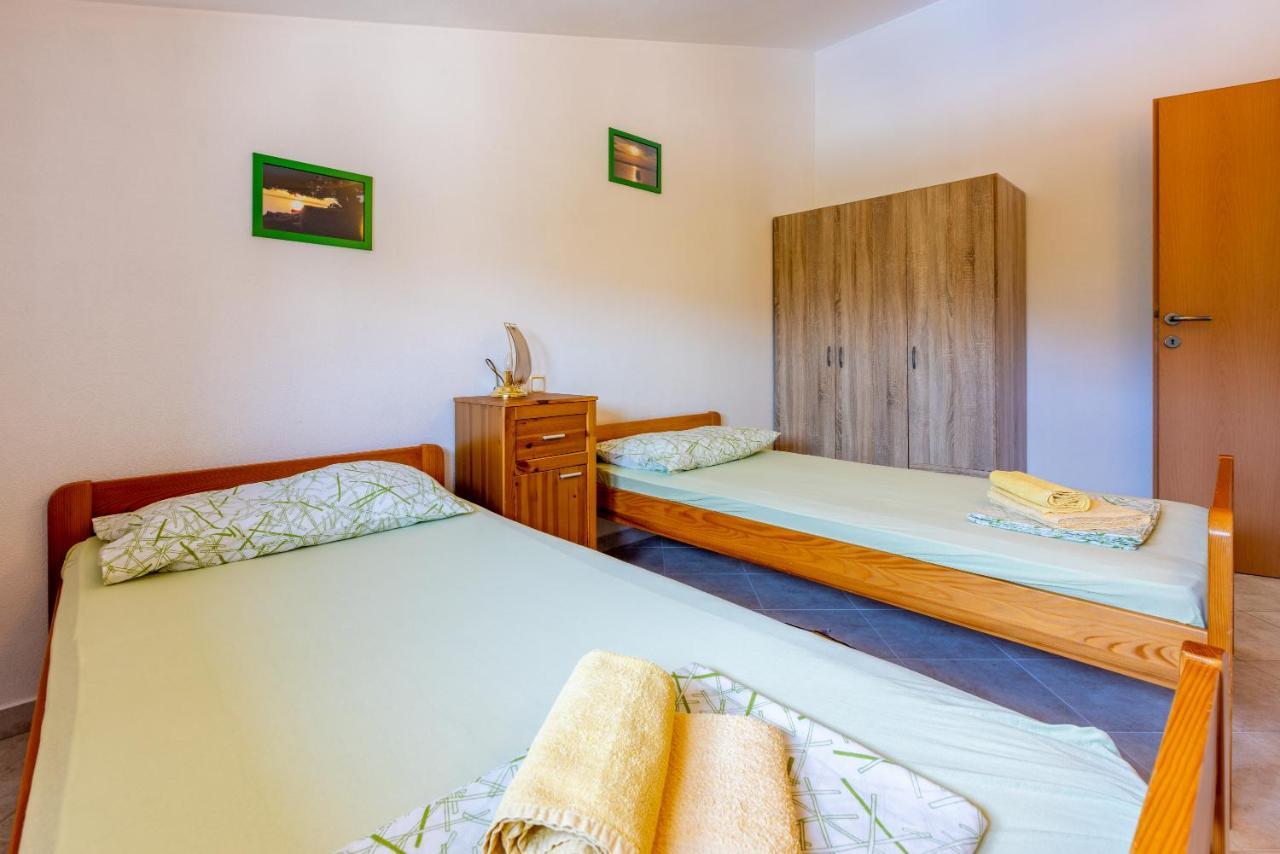 Apartmani Jaric Novi Vinodolski Esterno foto
