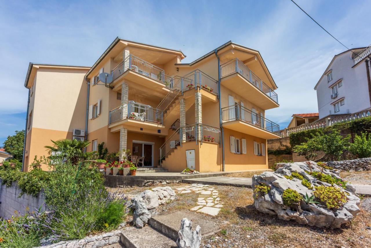 Apartmani Jaric Novi Vinodolski Esterno foto