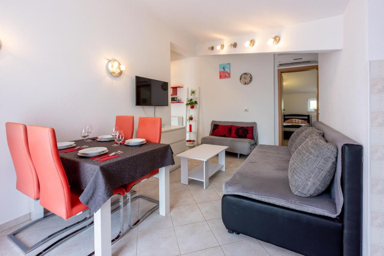 Apartmani Jaric Novi Vinodolski Esterno foto