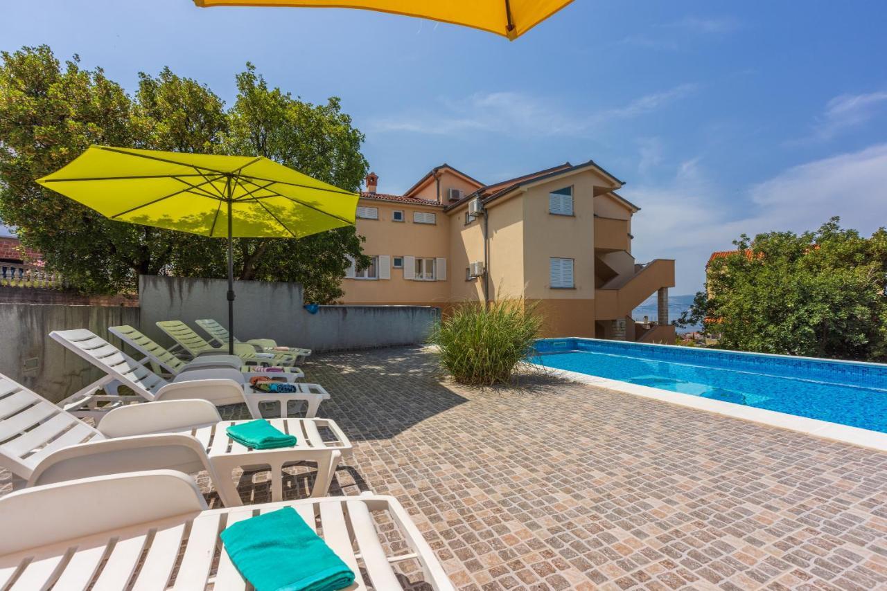 Apartmani Jaric Novi Vinodolski Esterno foto